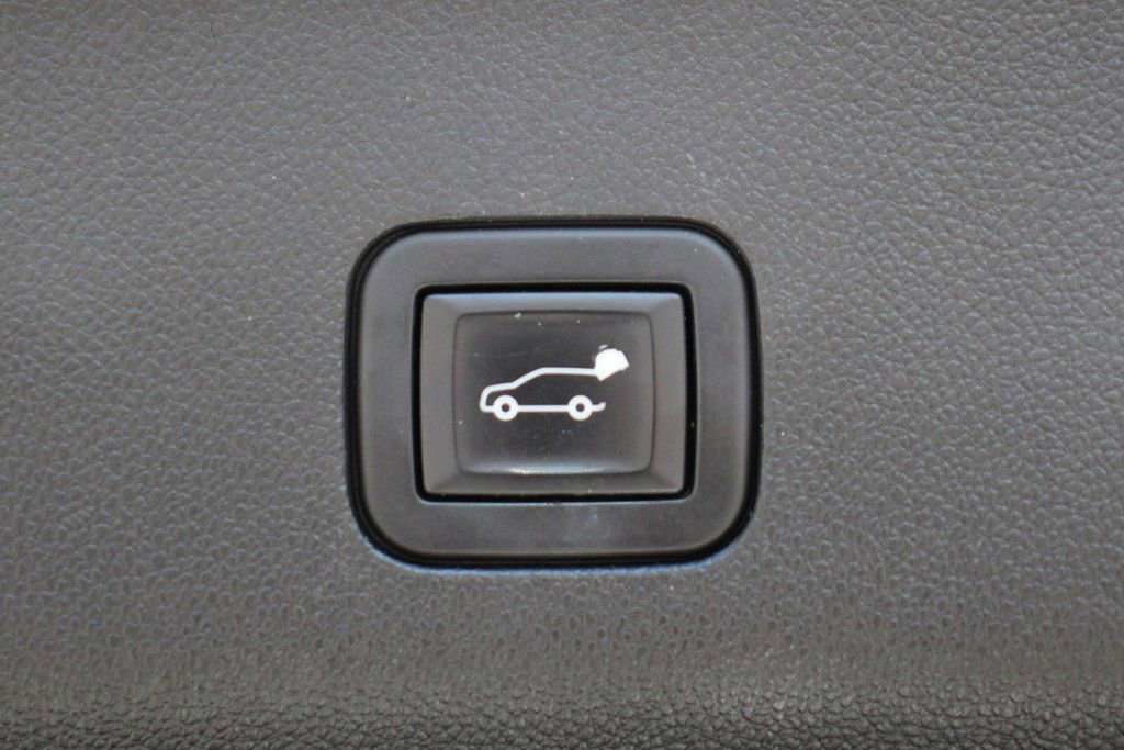 Used 2021 Chevrolet Suburban High Country w/ Premium Package image 12