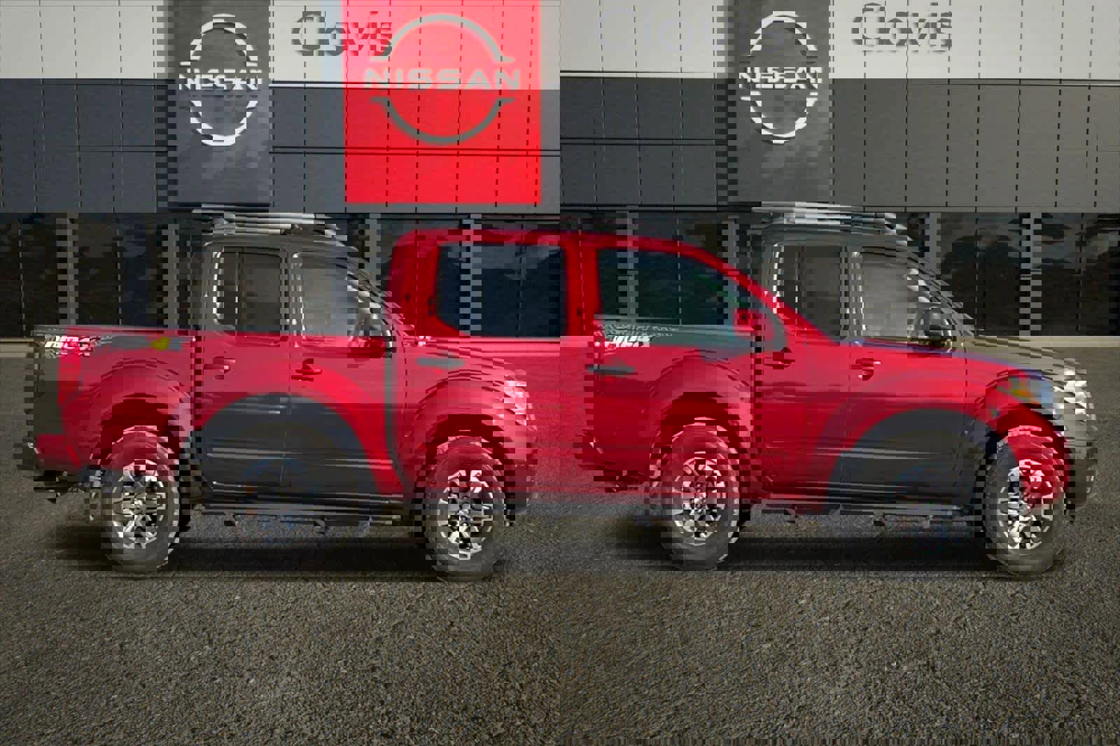 Used 2021 Nissan Frontier PRO-4X w/ Pro-4x Utility Package image 9