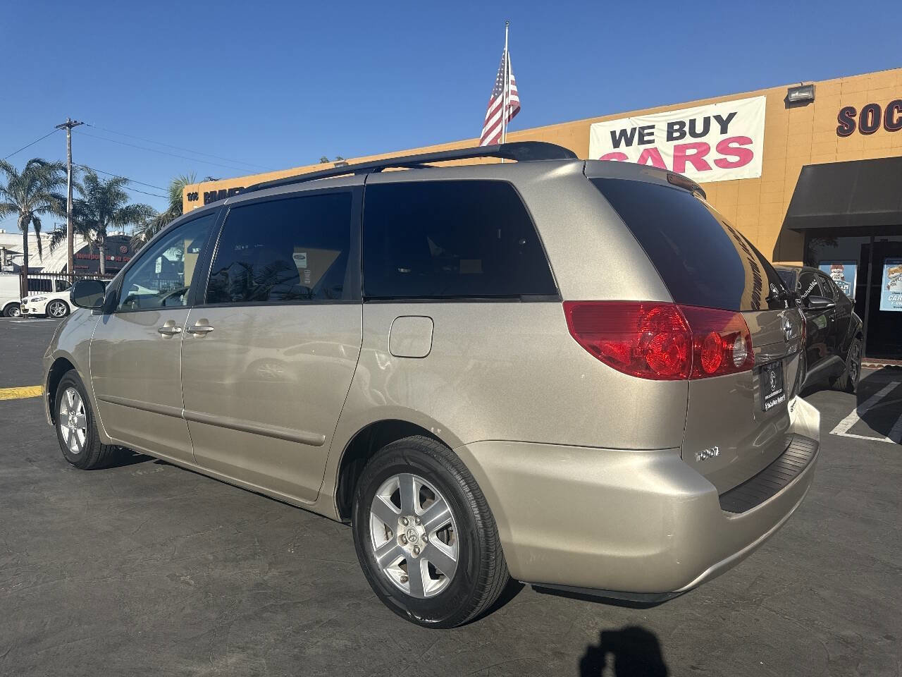 Used 2009 Toyota Sienna LE image 3