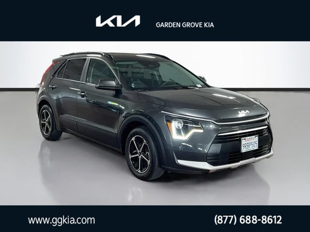 Used 2025 Kia Niro EX