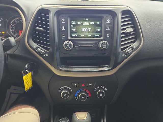 Used 2018 Jeep Cherokee Latitude w/ Altitude Package image 14