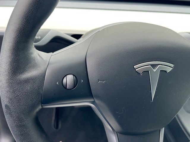 Used 2021 Tesla Model Y Long Range AWD/4WD image 20