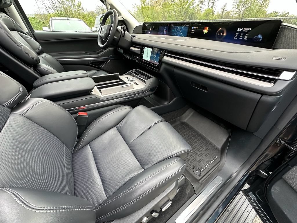 New 2025 Lincoln Navigator Reserve AWD/4WD image 22