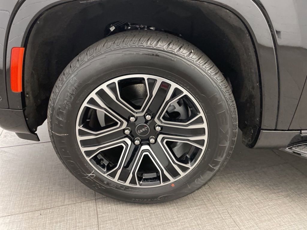 New 2026 Jeep Grand Wagoneer L 4WD image 10