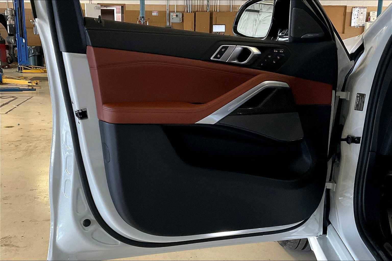 New 2026 BMW X6 M60i image 10