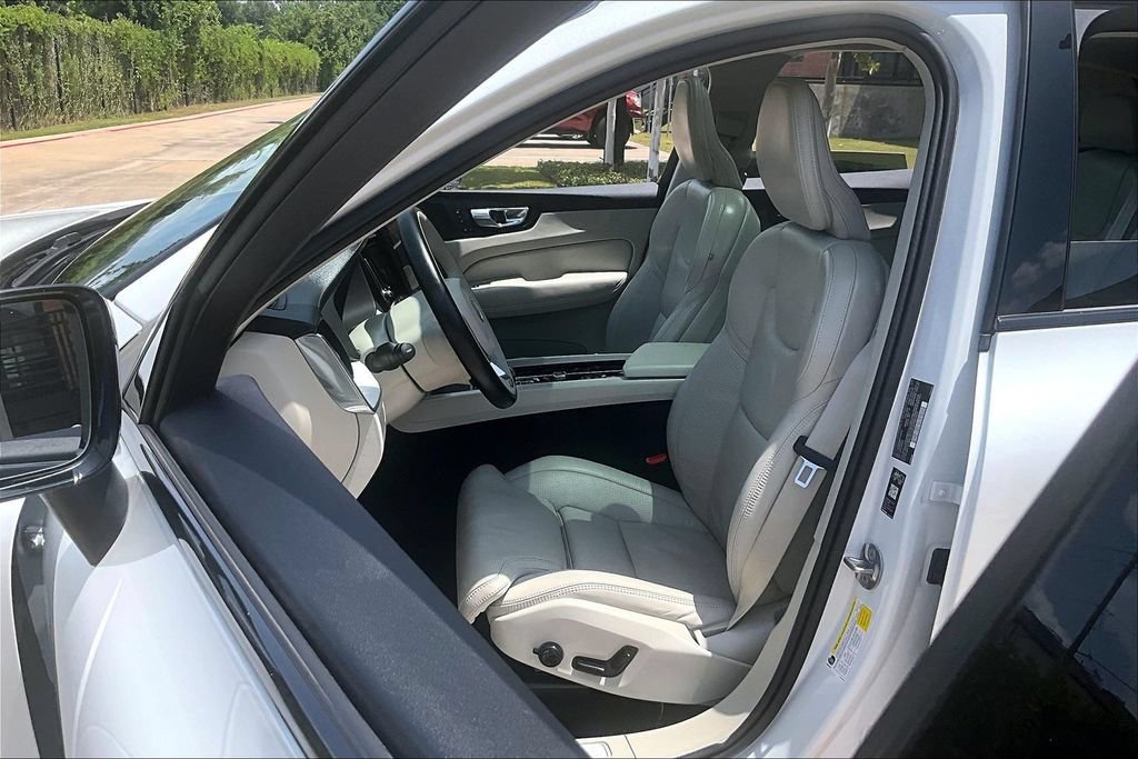 Certified 2026 Volvo XC60 B5 Ultra AWD/4WD image 33