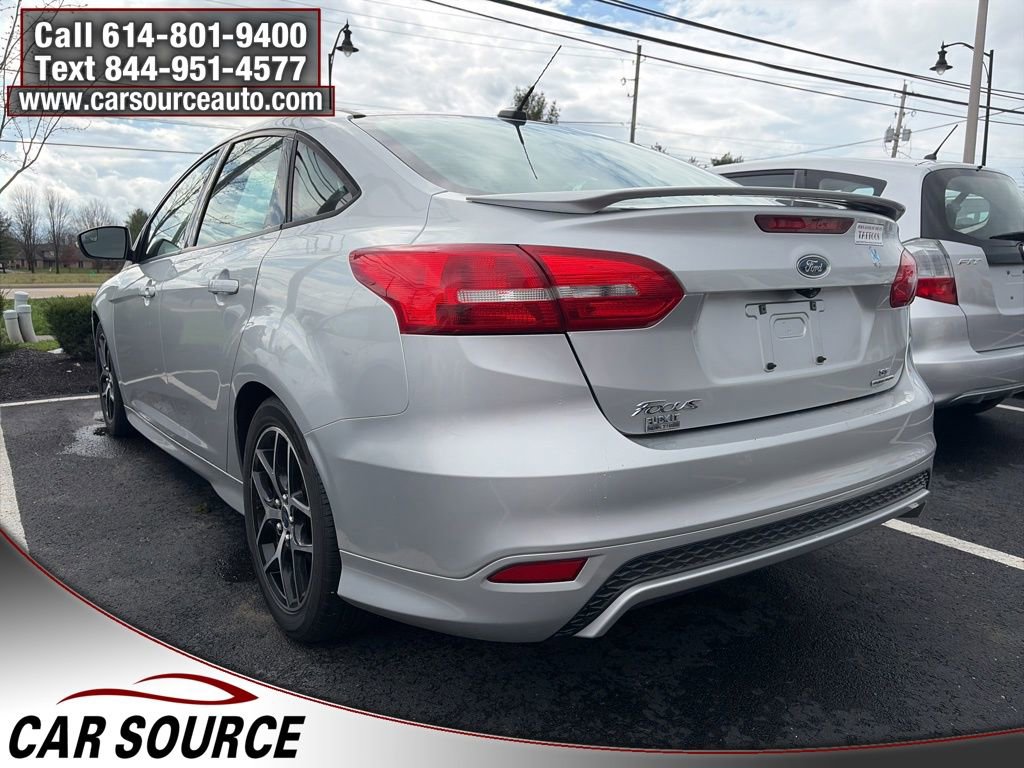 Used 2015 Ford Focus SE w/ SE Sport Package image 7