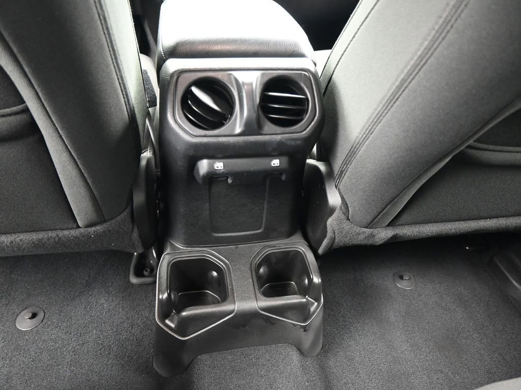 Used 2022 Jeep Wrangler Unlimited Sport image 36