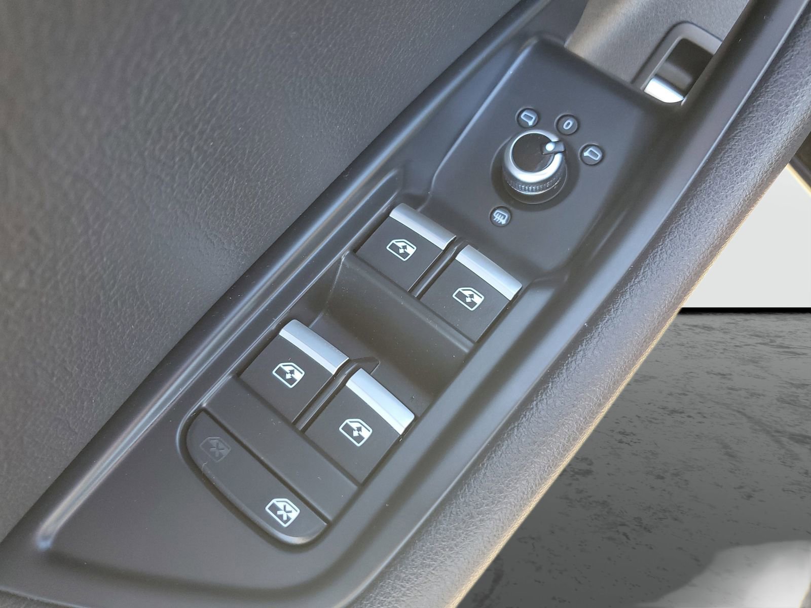 Used 2019 Audi A4 2.0T Premium image 20