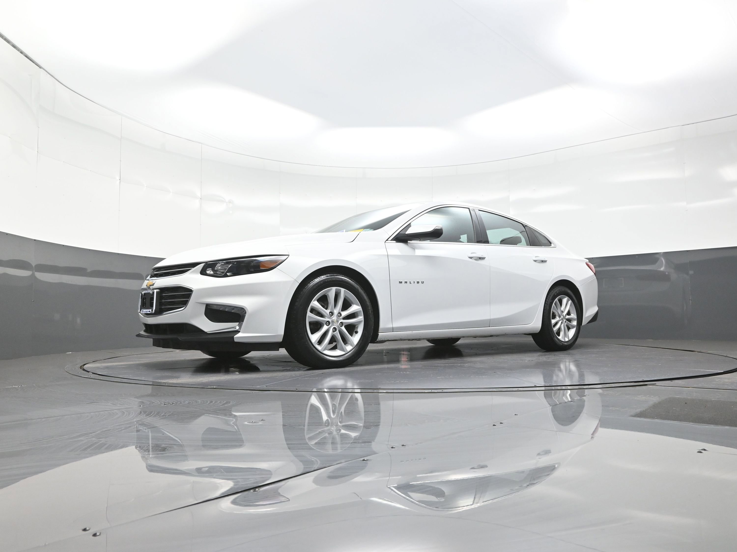 Used 2017 Chevrolet Malibu LT image 11