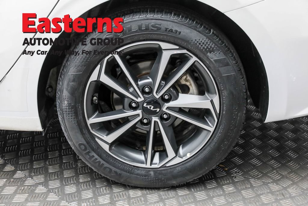 Used 2024 Kia Forte LXS image 8