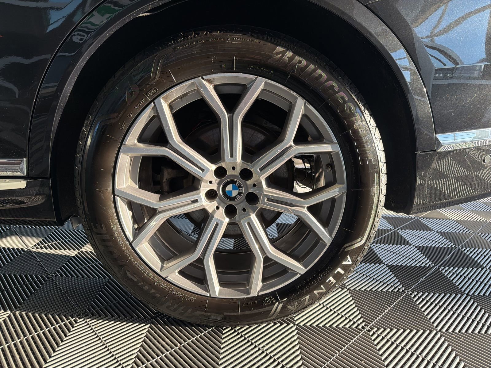 Used 2024 BMW X7 xDrive40i image 9