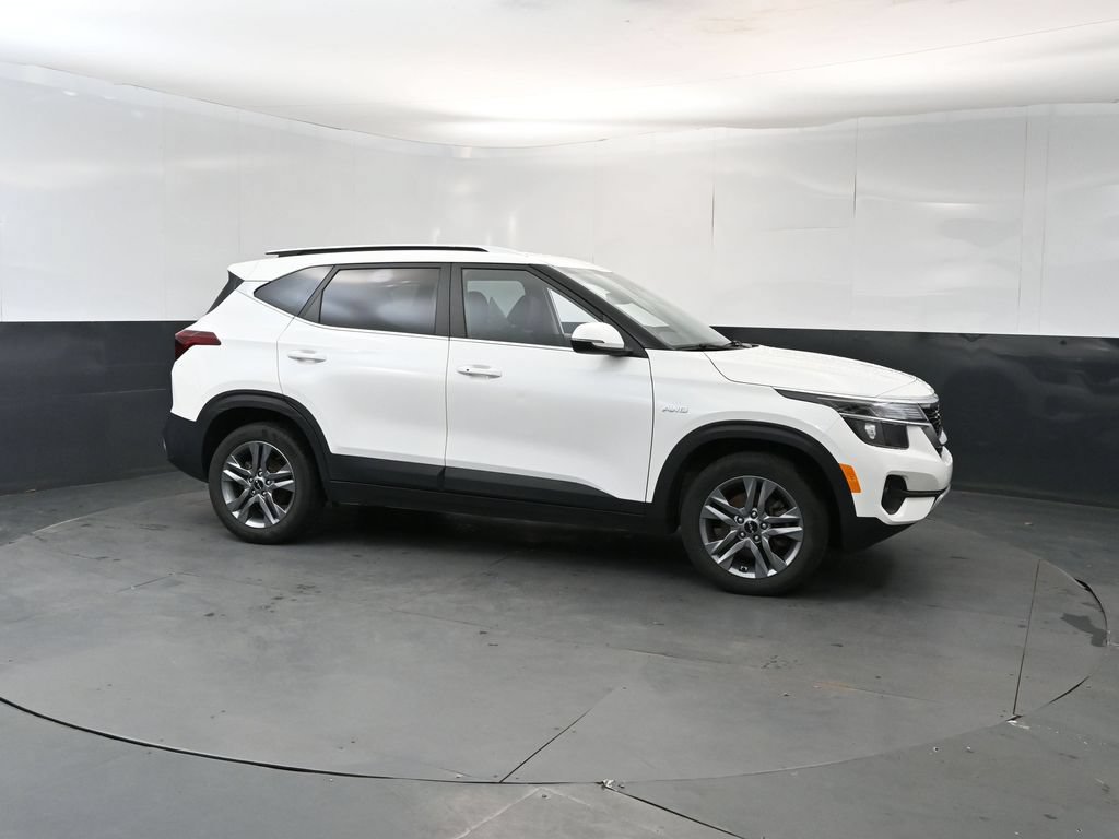 Certified 2023 Kia Seltos S w/ Navigation Package AWD/4WD image 7