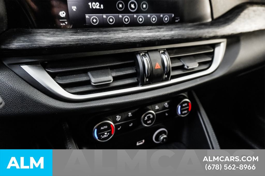 Used 2022 Alfa Romeo Stelvio Sprint image 40