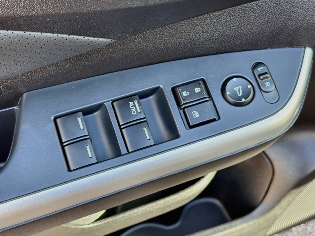 Used 2016 Honda CR-V Touring image 17