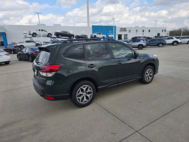 Used 2023 Subaru Forester Premium image 14
