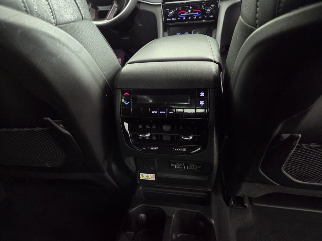 Certified 2024 Jeep Grand Cherokee L Altitude image 30