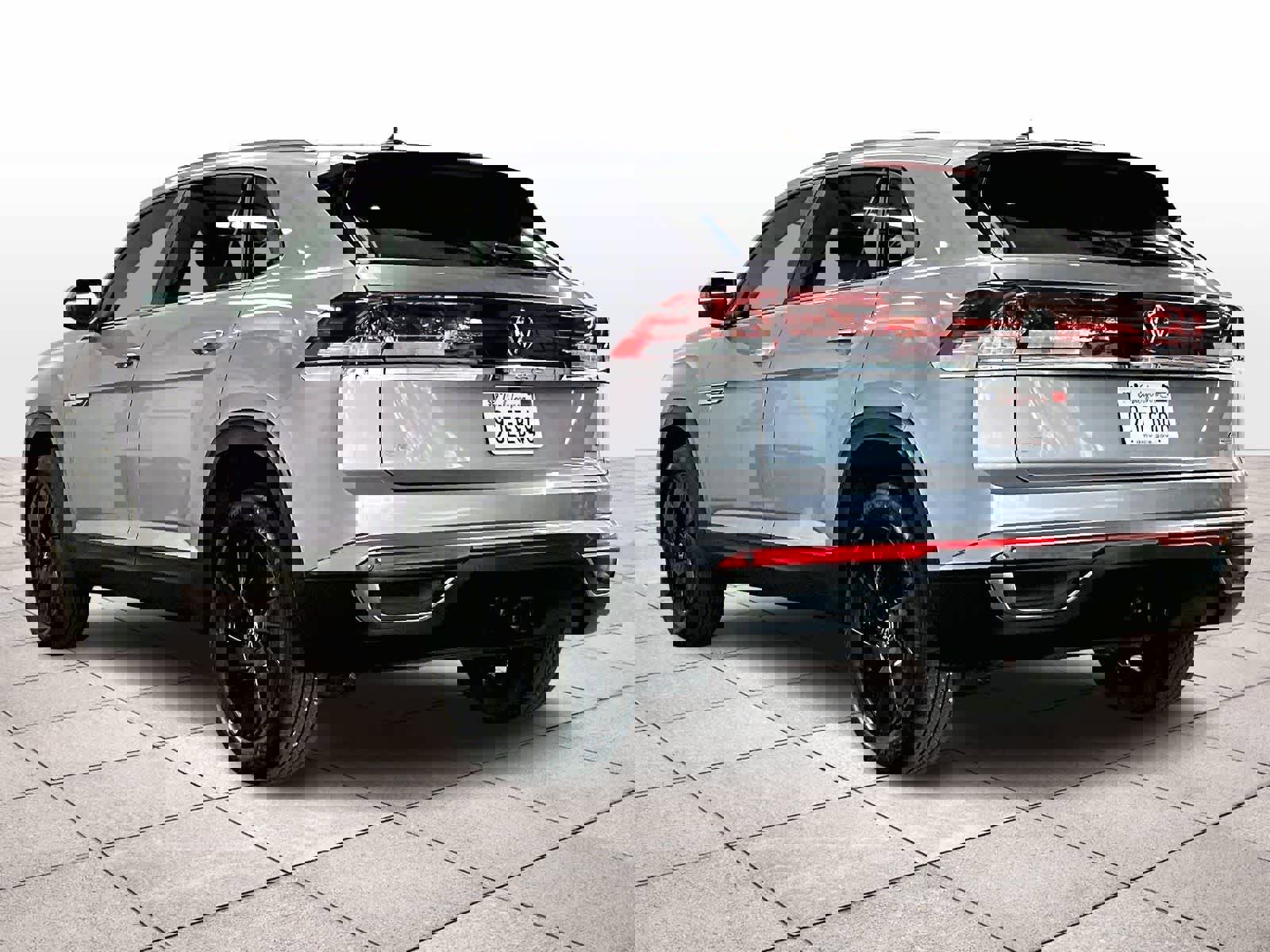 Used 2024 Volkswagen Atlas Cross Sport SE w/ Panoramic Sunroof Package image 15