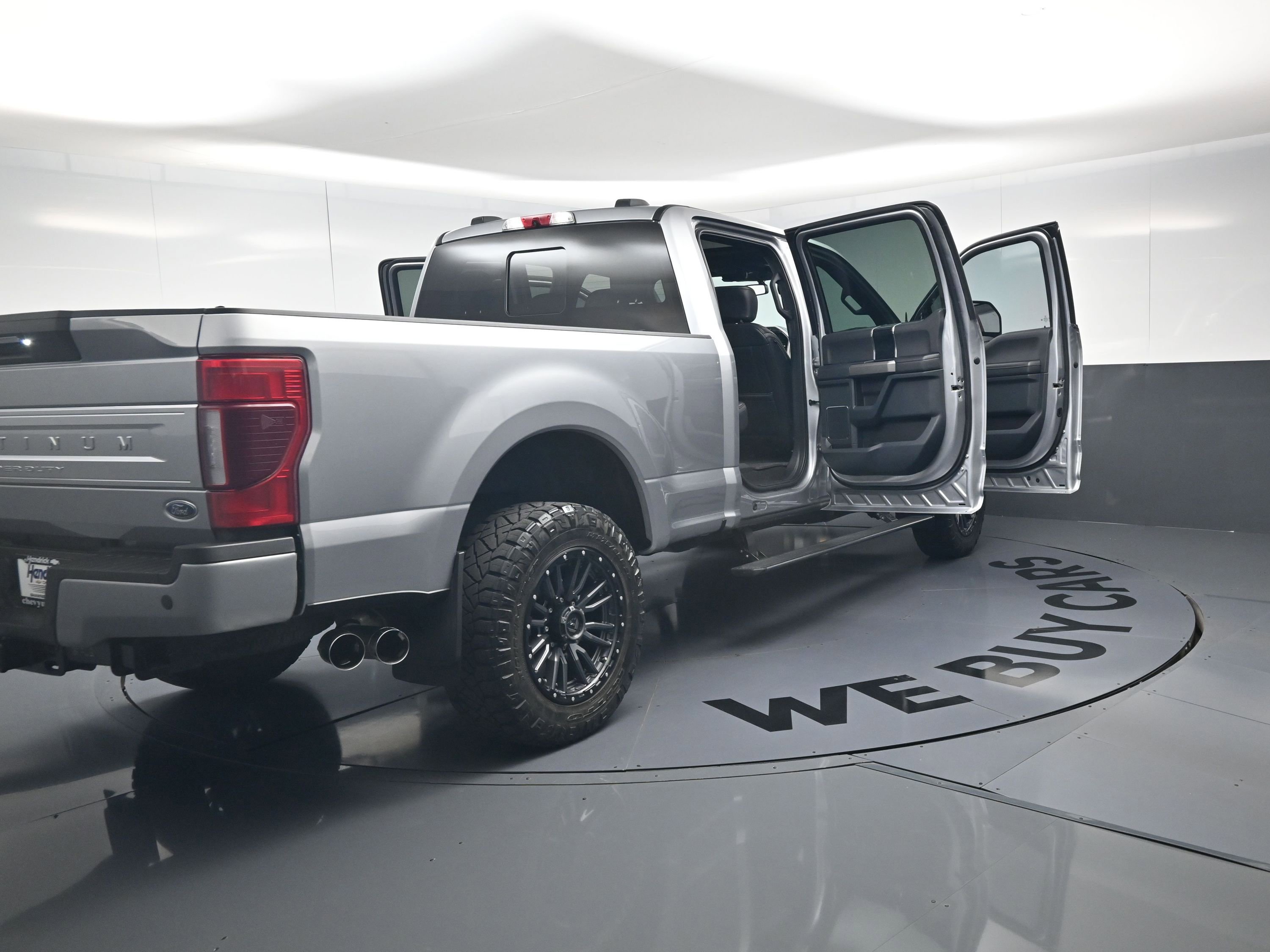 Used 2022 Ford F250 Platinum w/ FX4 Off-Road Package AWD/4WD image 27