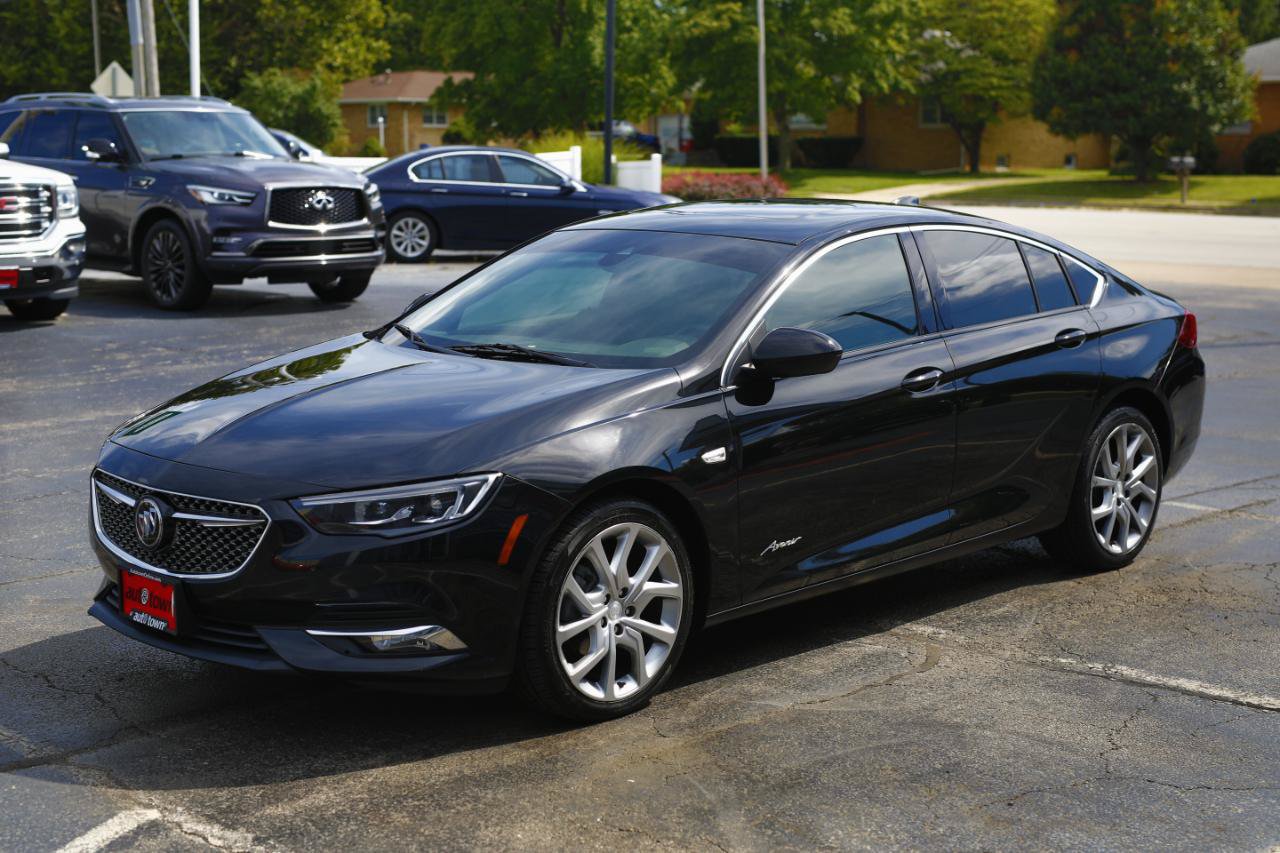 Used 2020 Buick Regal Avenir w/ Driver Confidence Package II FWD image 3