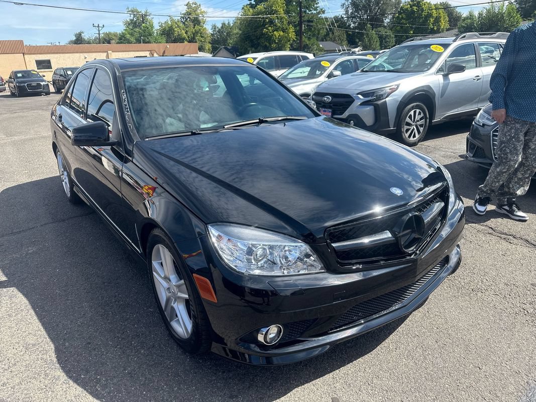 Used 2010 Mercedes-Benz C 300 Sedan image 4