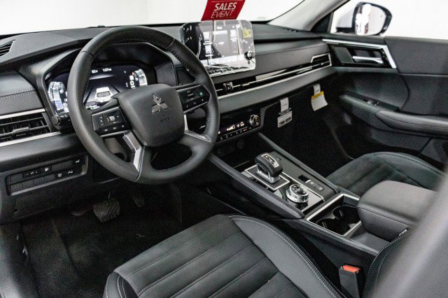 New 2025 Mitsubishi Outlander SE image 7