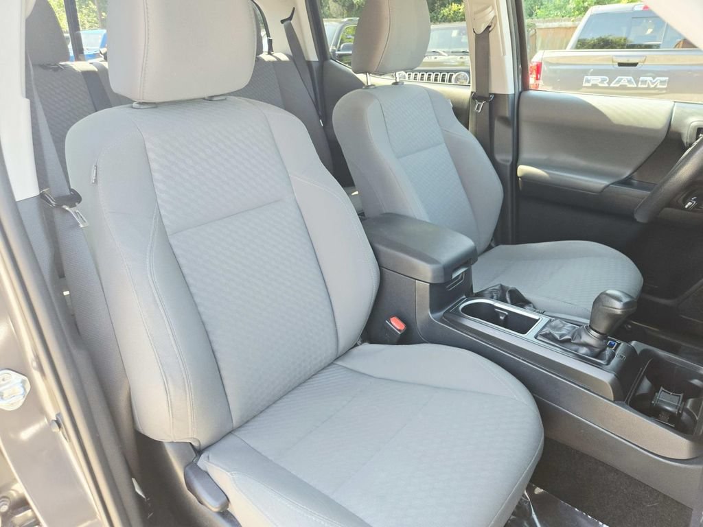 Used 2021 Toyota Tacoma SR AWD/4WD image 16