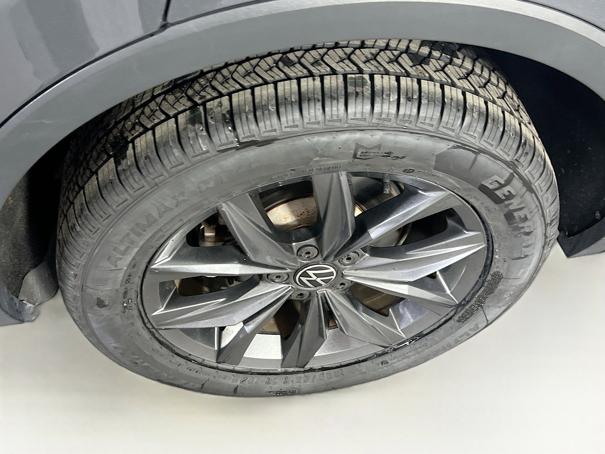 Used 2022 Volkswagen Tiguan SE image 30