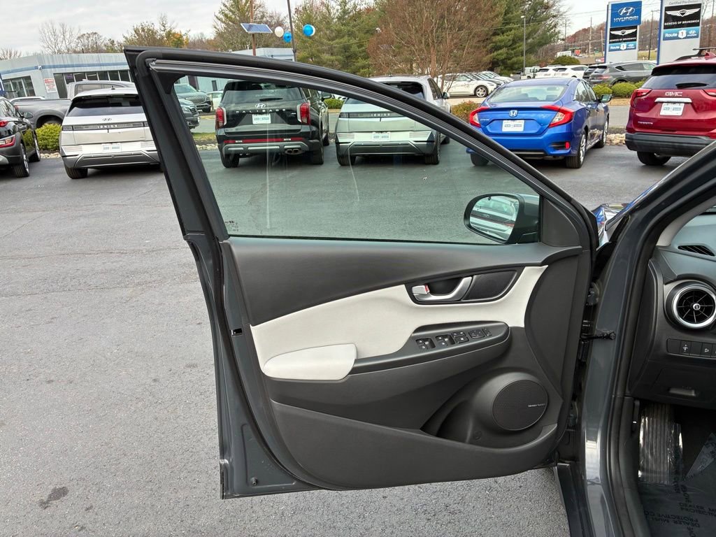 Used 2023 Hyundai Kona Limited image 46