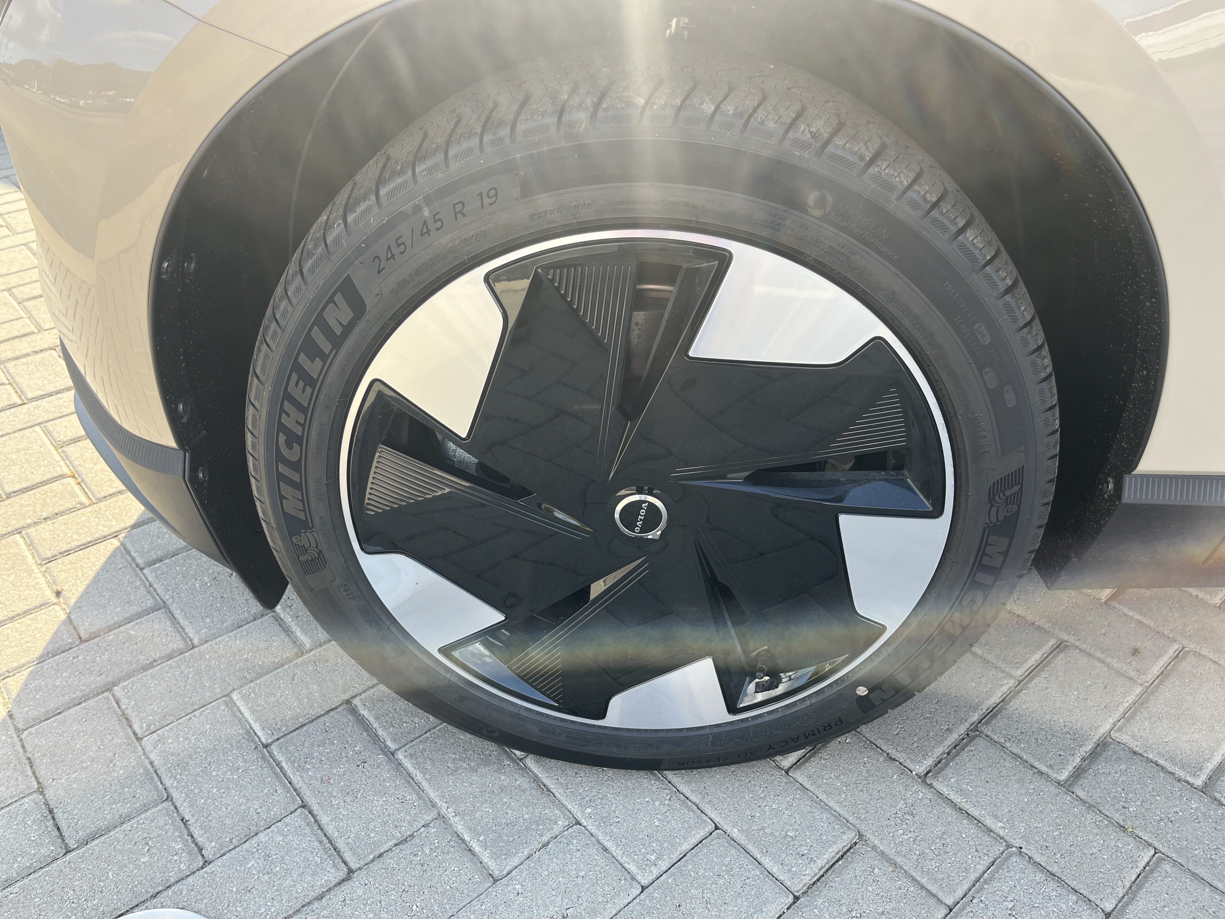 New 2026 Volvo EX30 Plus w/ Climate Package RWD image 20