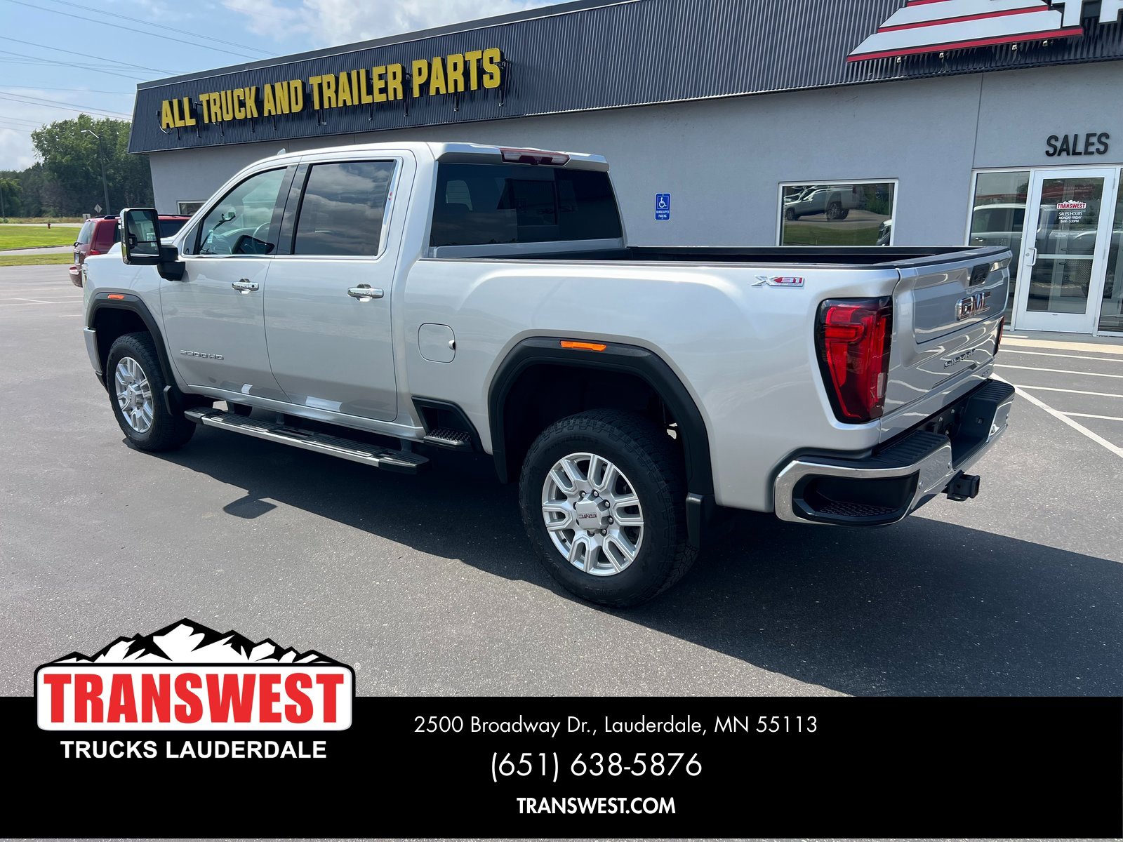 Used 2021 GMC Sierra 2500 SLT w/ SLT Premium Package image 11