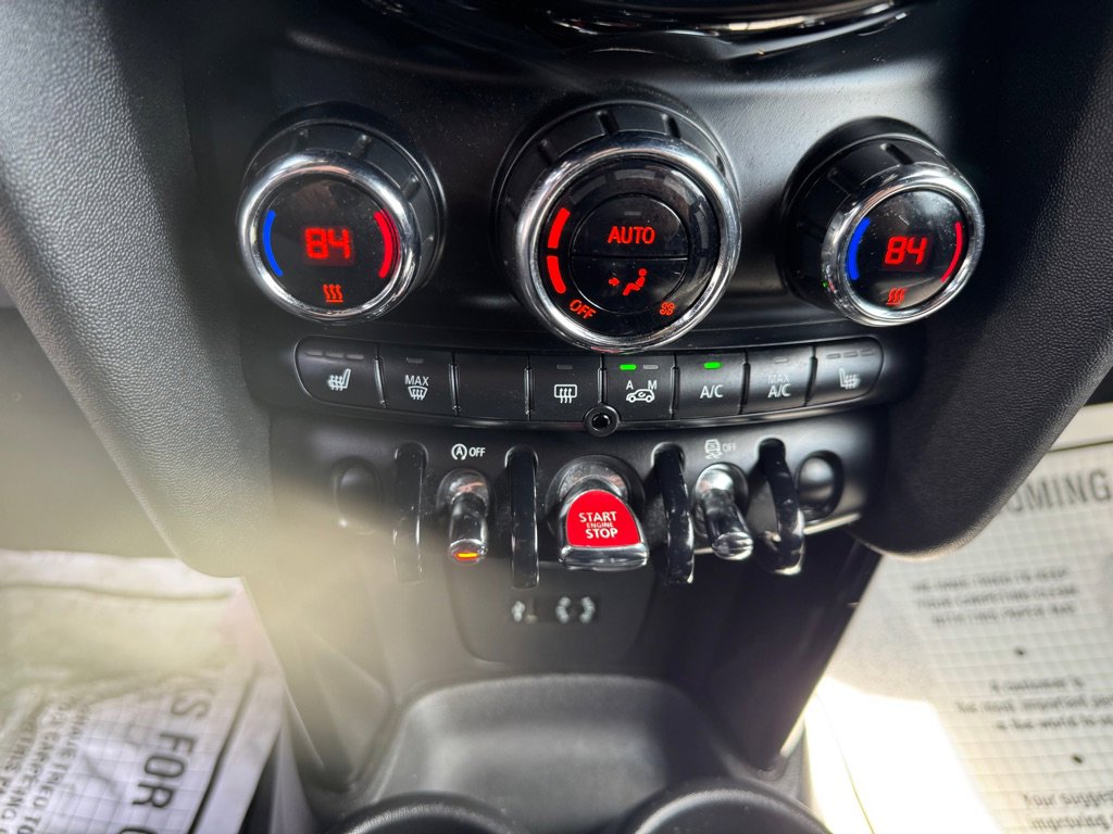 Used 2017 MINI Cooper 4-Door Hardtop image 22