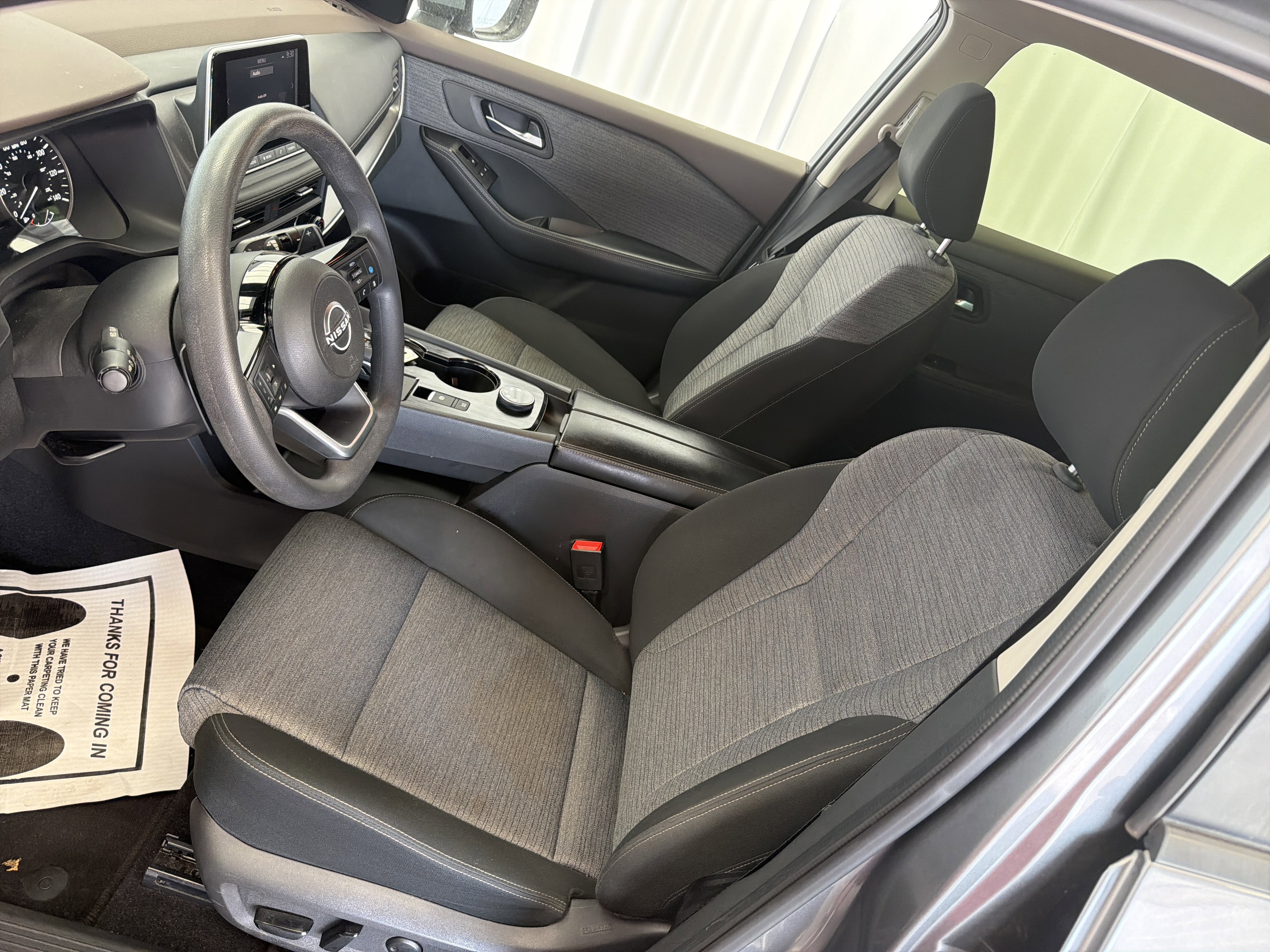 Used 2023 Nissan Rogue SV image 13