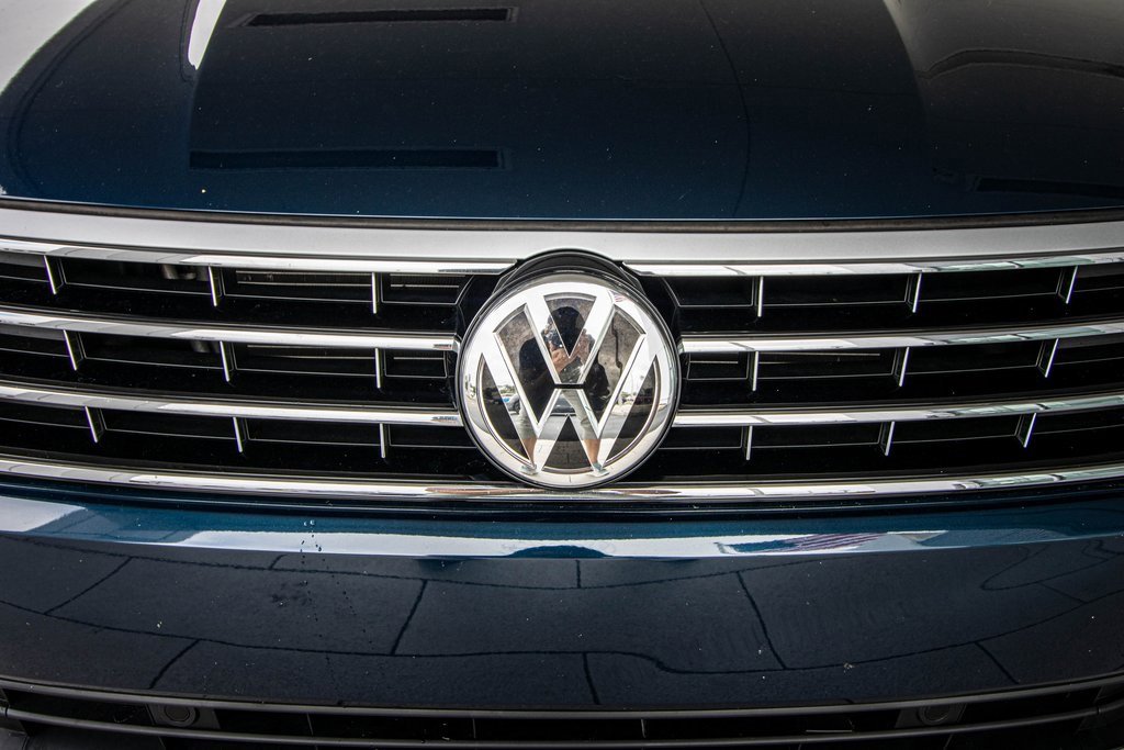 Used 2018 Volkswagen Passat 2.0T SE image 9