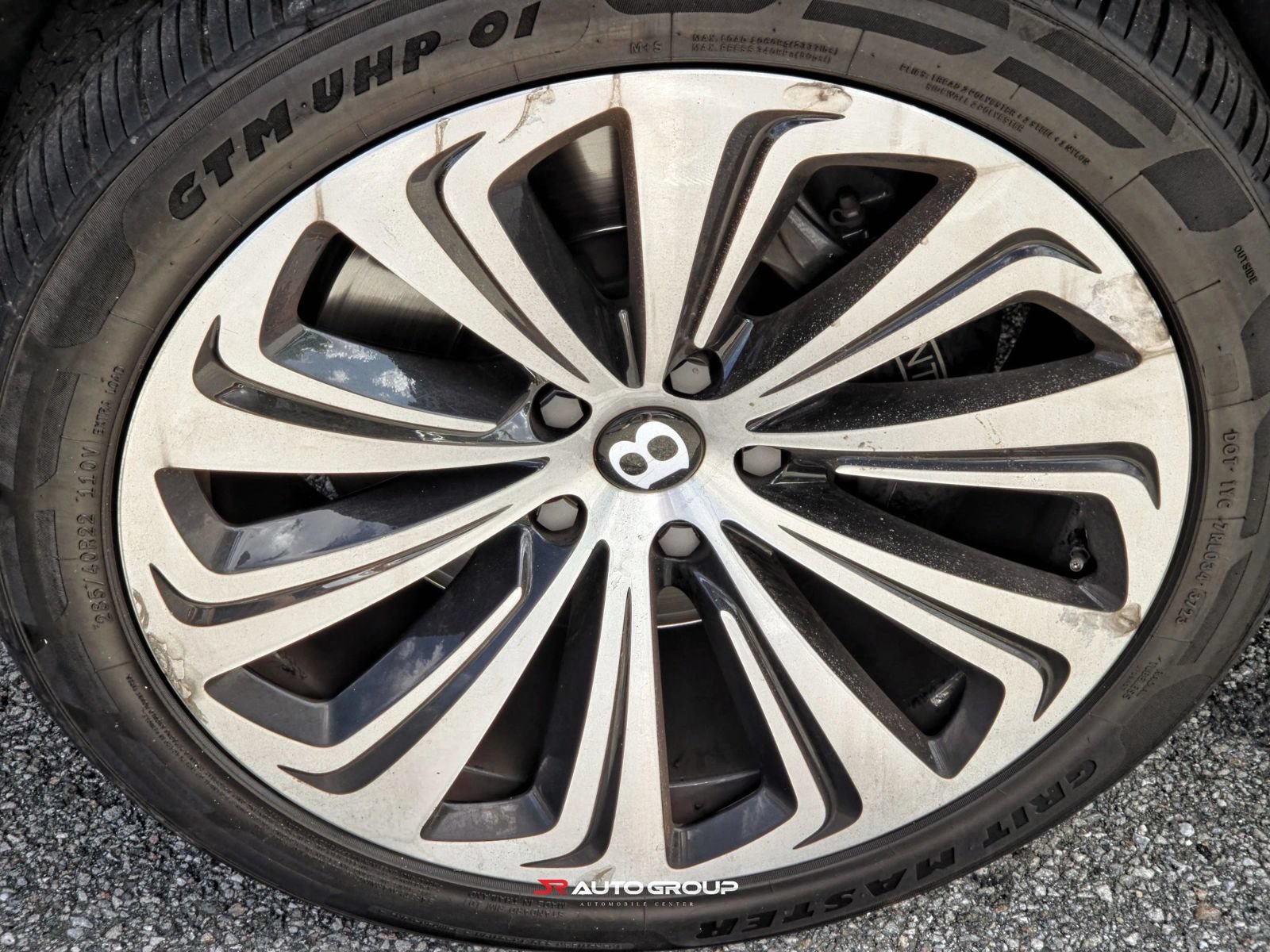 Used 2021 Bentley Bentayga AWD/4WD image 13