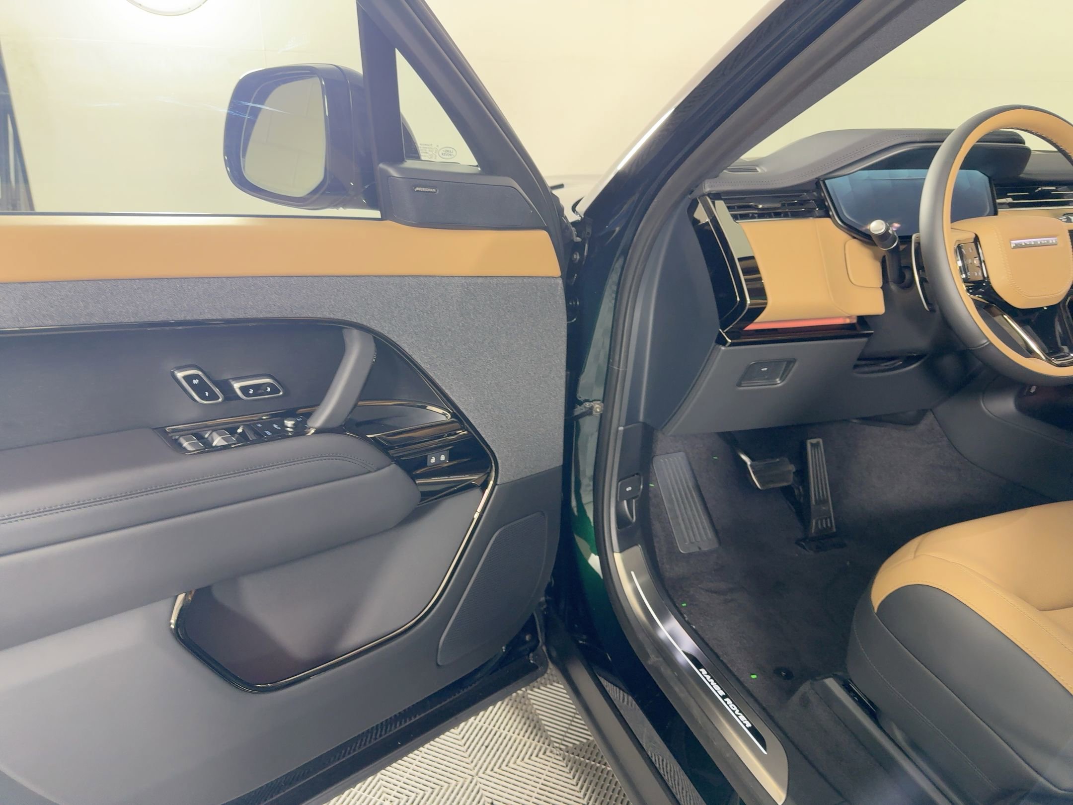 New 2026 Land Rover Range Rover Sport Dynamic SE image 5