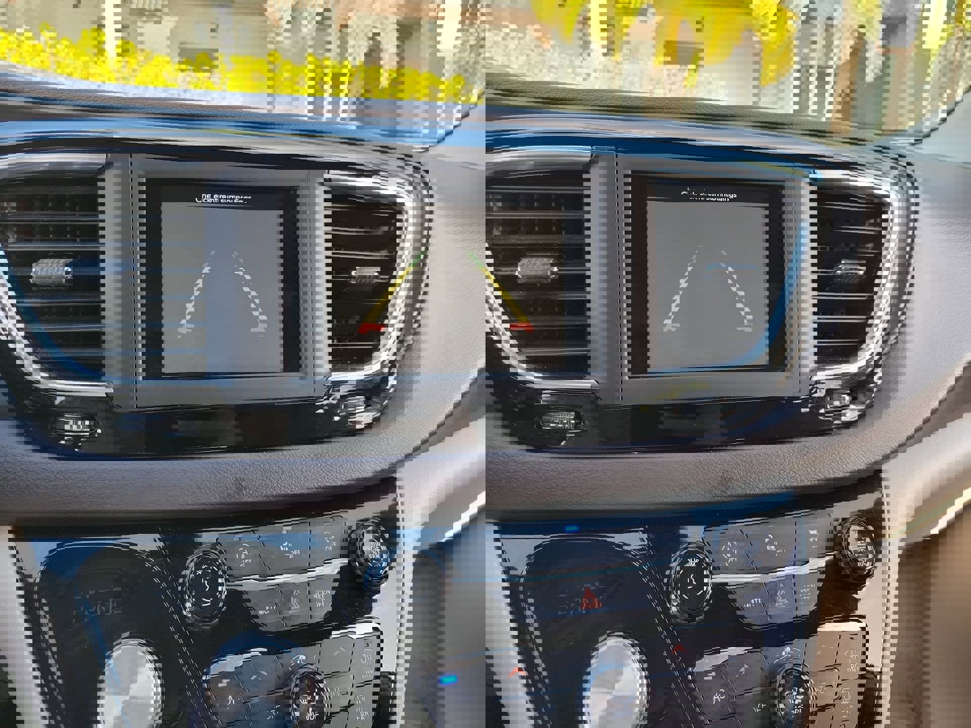 Used 2020 Chrysler Pacifica Touring w/ Tire & Wheel Group image 23