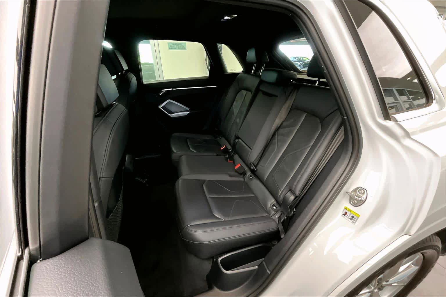 Used 2024 Audi Q3 2.0T Premium w/ Convenience Package AWD/4WD image 21