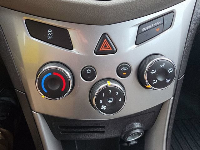 Used 2015 Chevrolet Trax LT w/ LT Plus Package FWD image 30