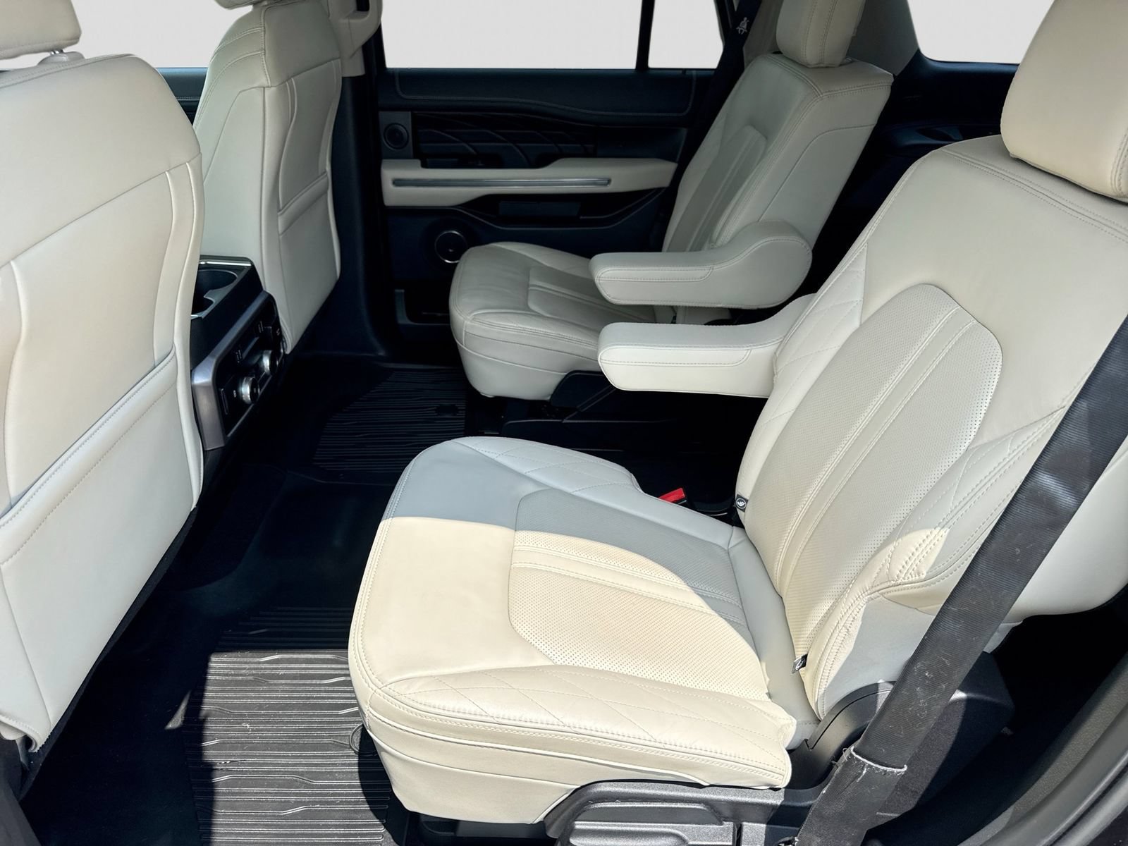 Used 2019 Ford Expedition Platinum AWD/4WD image 22
