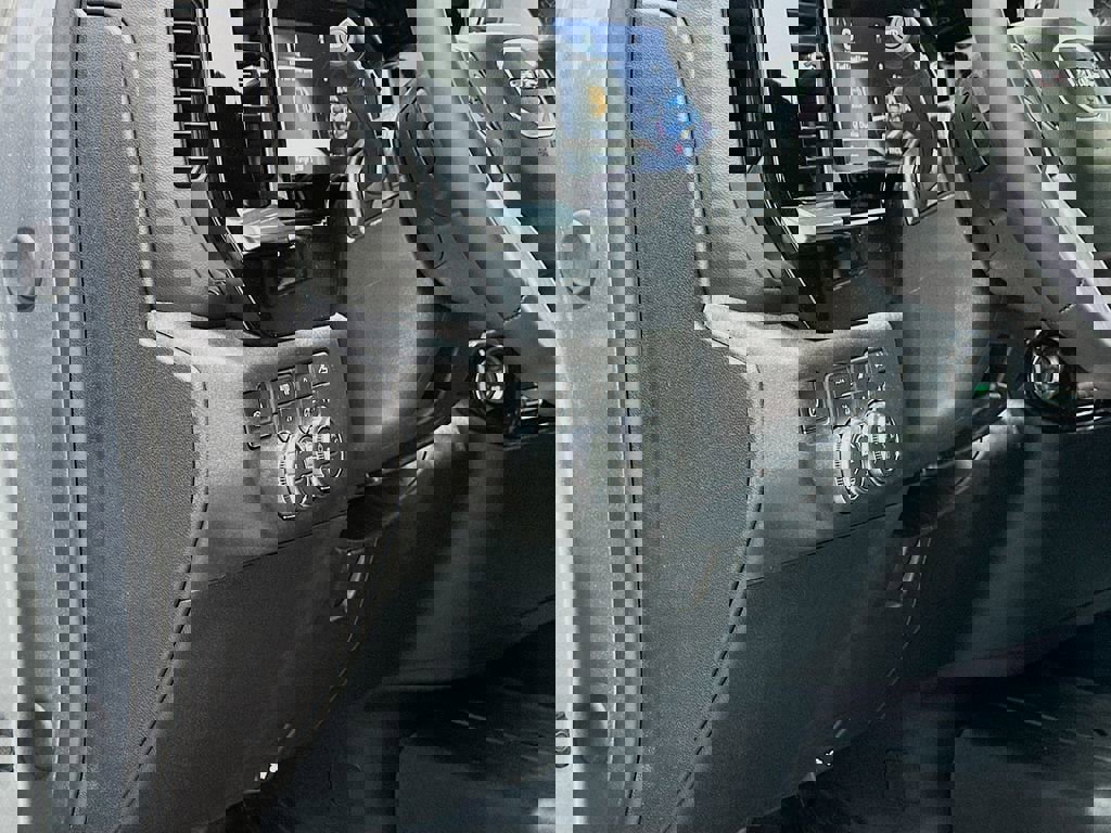 New 2026 GMC Sierra 3500 SLT image 10