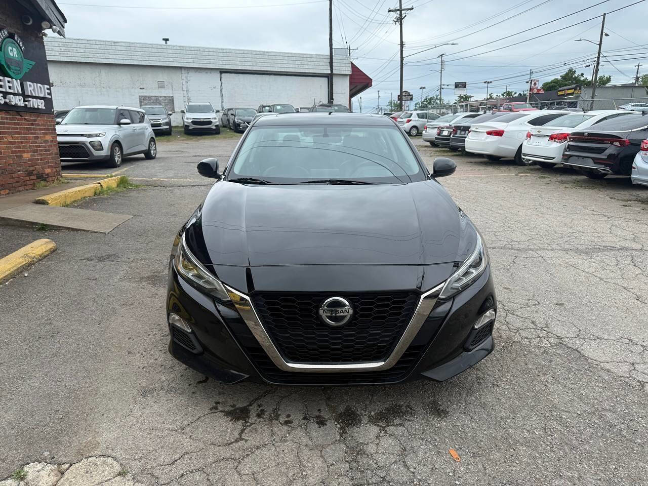 Used 2019 Nissan Altima 2.0 SR FWD image 8
