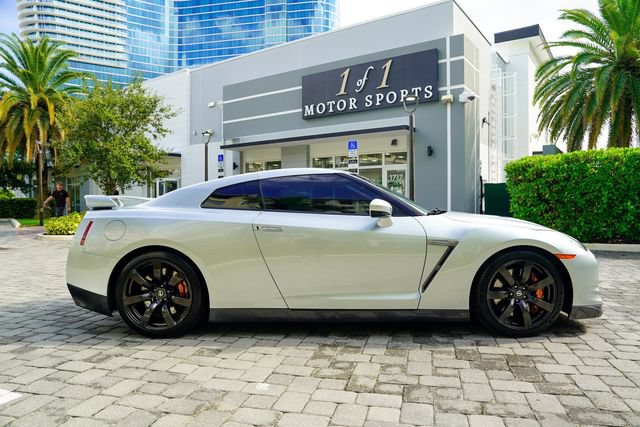 Used 2010 Nissan GT-R Premium AWD/4WD image 33