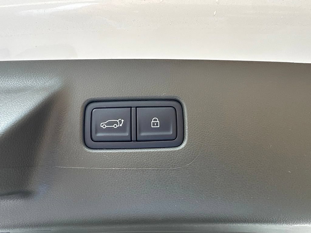 Used 2025 Hyundai Santa Fe Calligraphy AWD/4WD image 9