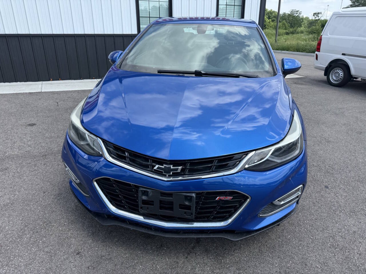 Used 2018 Chevrolet Cruze LT w/ Convenience Package FWD image 3