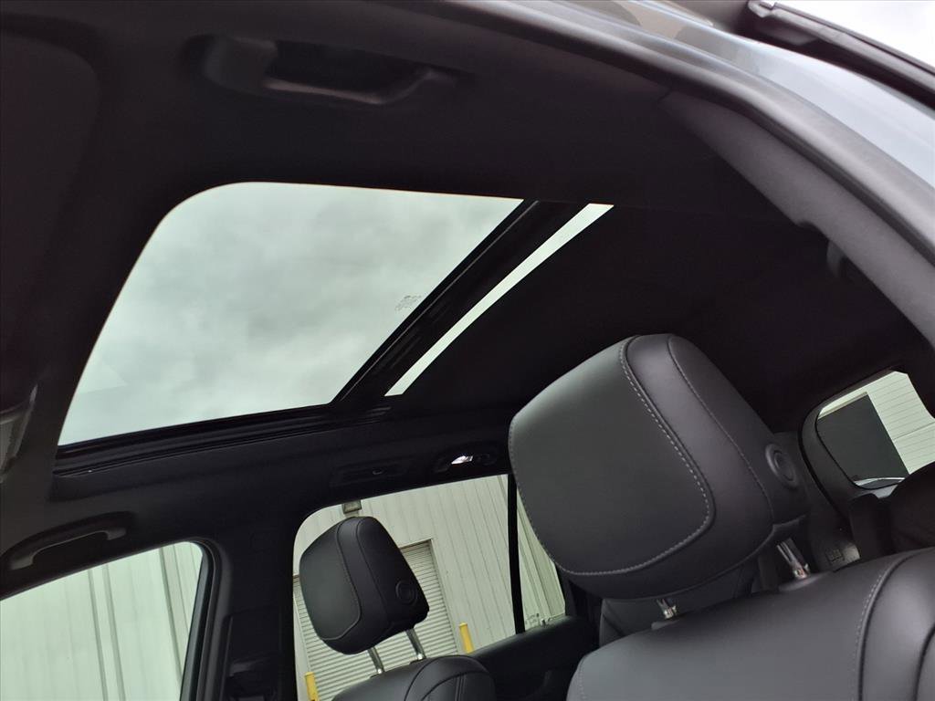 Used 2024 Cadillac XT6 Premium Luxury FWD image 16