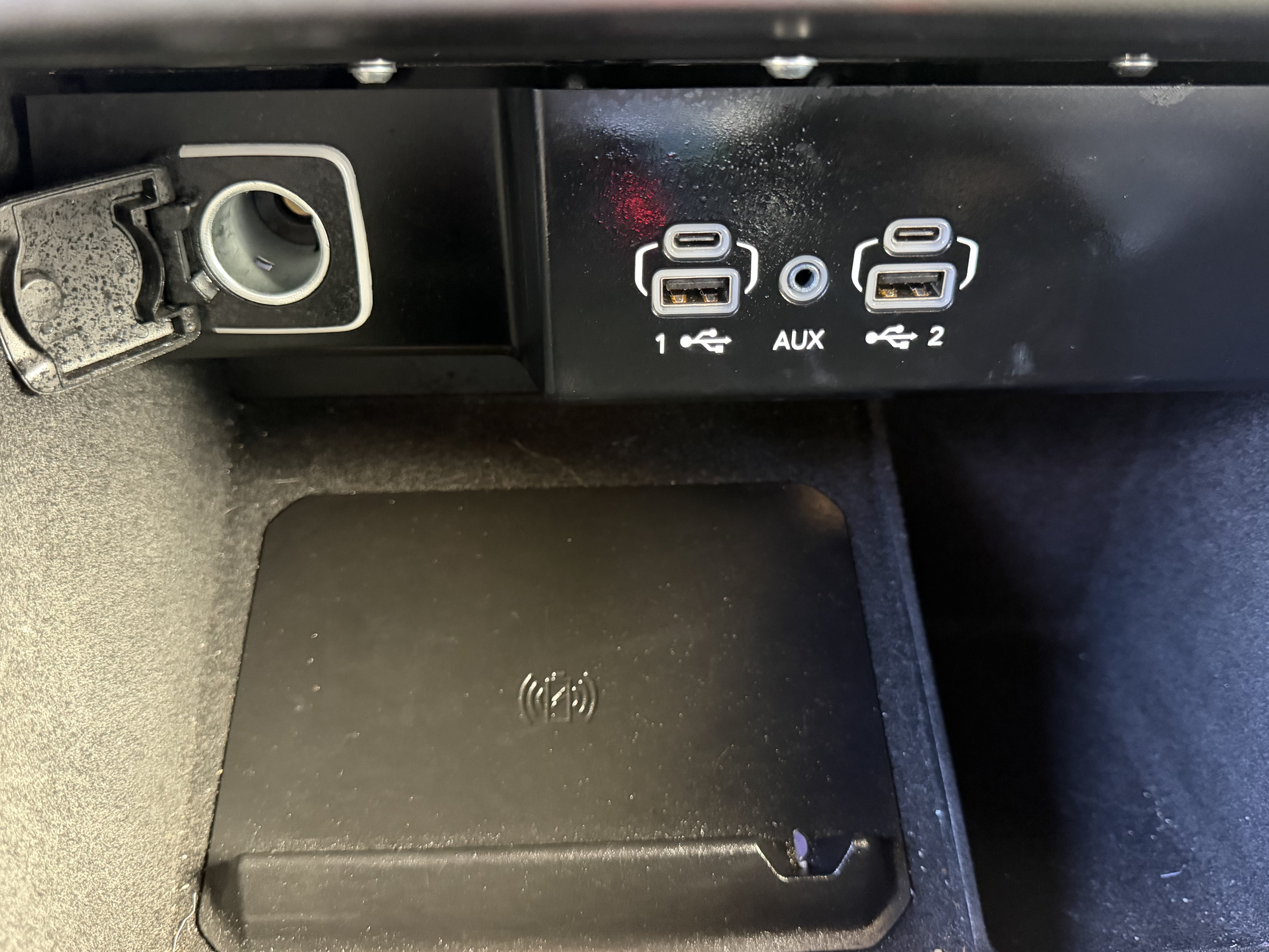 Certified 2024 Jeep Wagoneer Series II w/ Flexible Seating Group RWD image 27