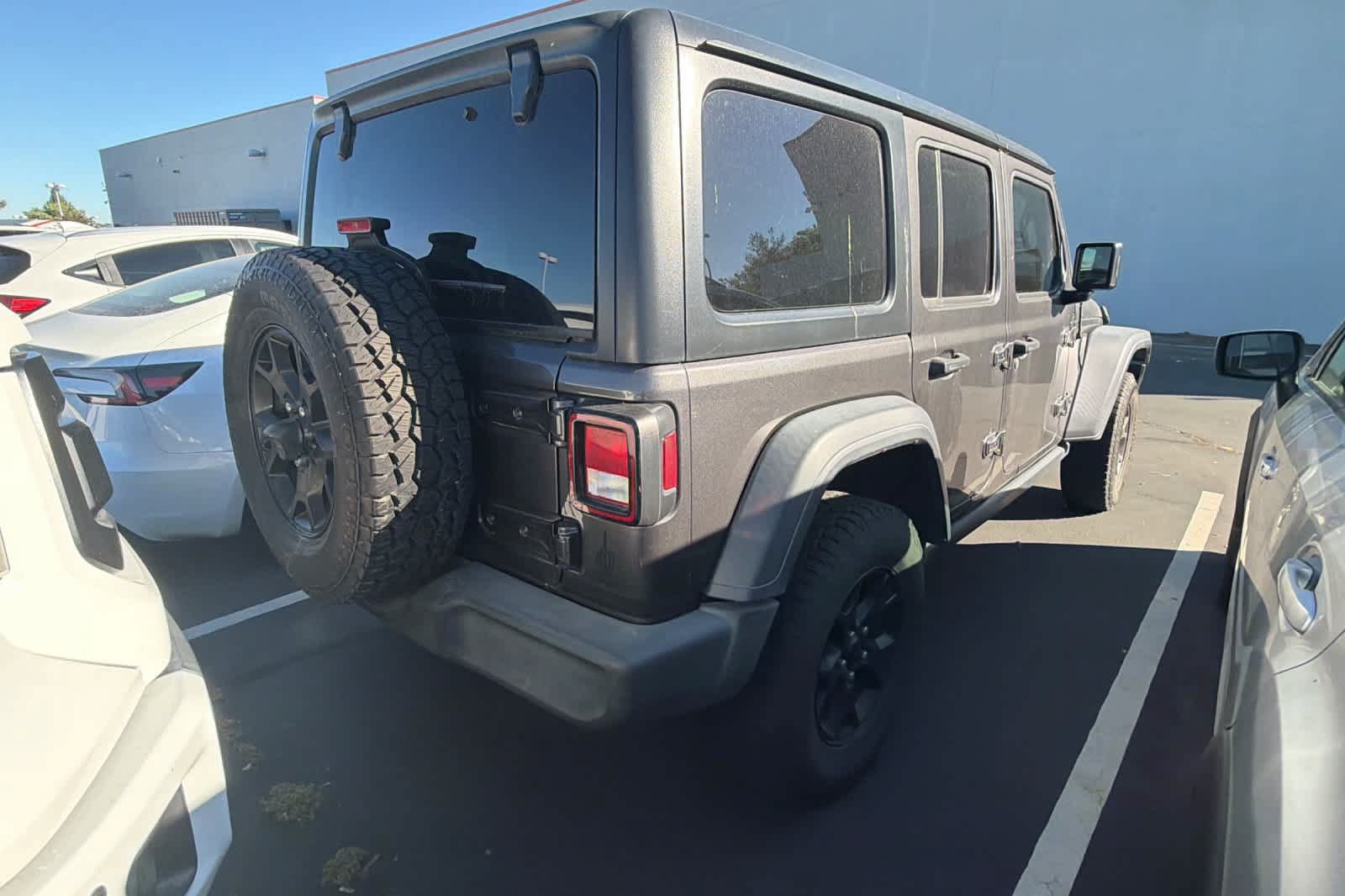 Used 2020 Jeep Wrangler Unlimited Sport AWD/4WD image 2