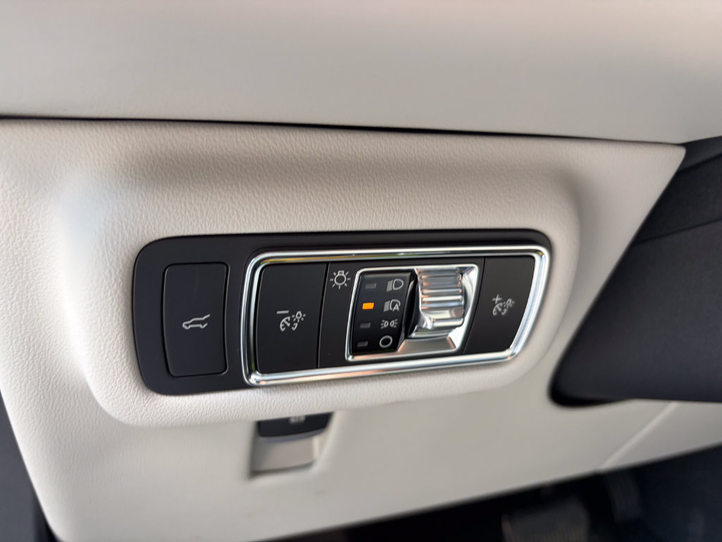 New 2026 Lincoln Nautilus Reserve AWD/4WD image 12