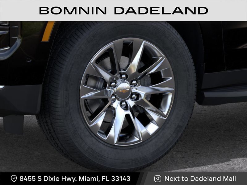 New 2026 Chevrolet Suburban Premier RWD image 9